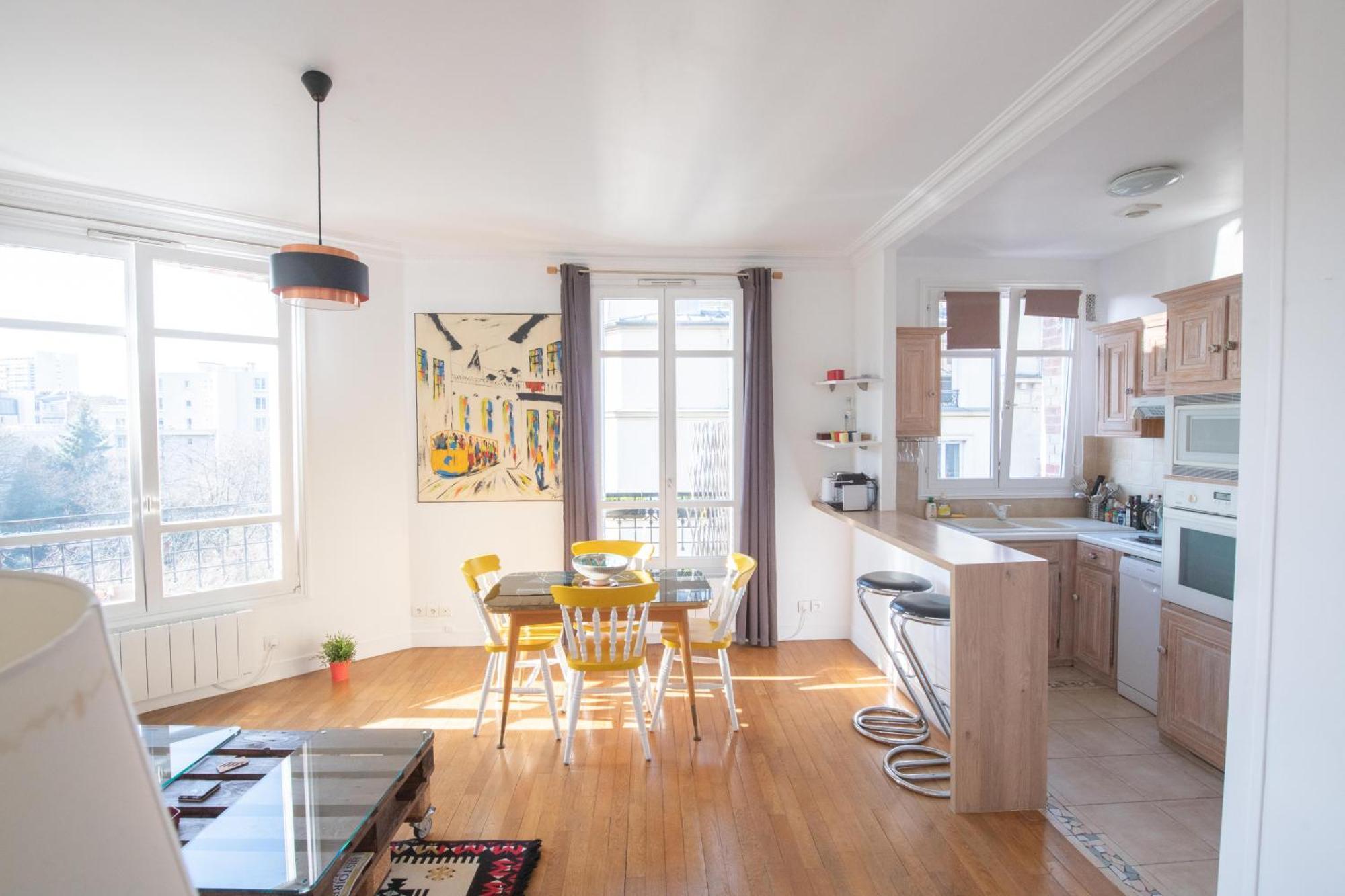 Cosy And Very Flat With Open View On A Parc Parijs